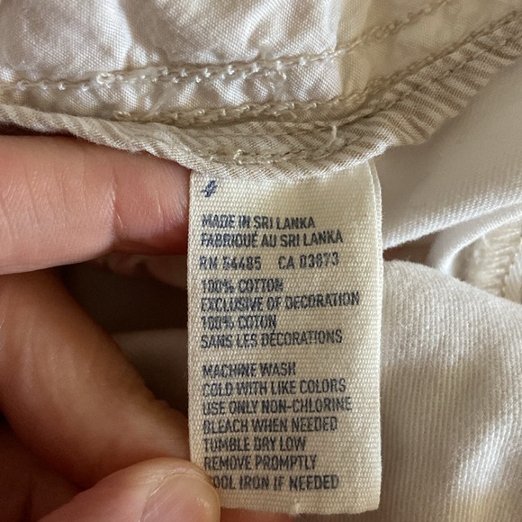 American Eagle beachy distressed white chinos low rise size 4 - Picture 6 of 8